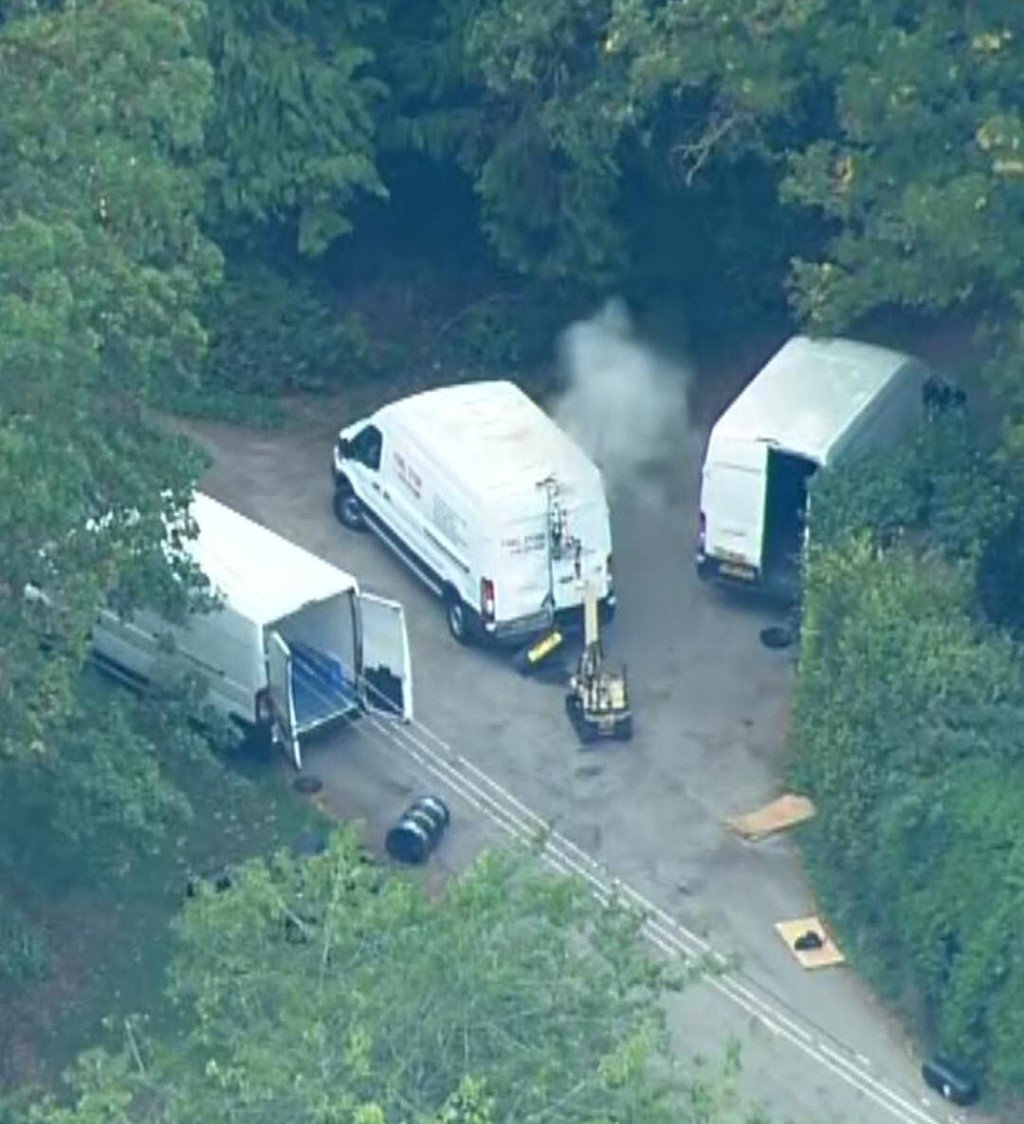 PolitlcsUK's tweet photo. 🚨 NEW: Tests have shown the materials found in the vans outside RAF Fairford are not "viable explosives" https://t.co/f1lD7cCujb