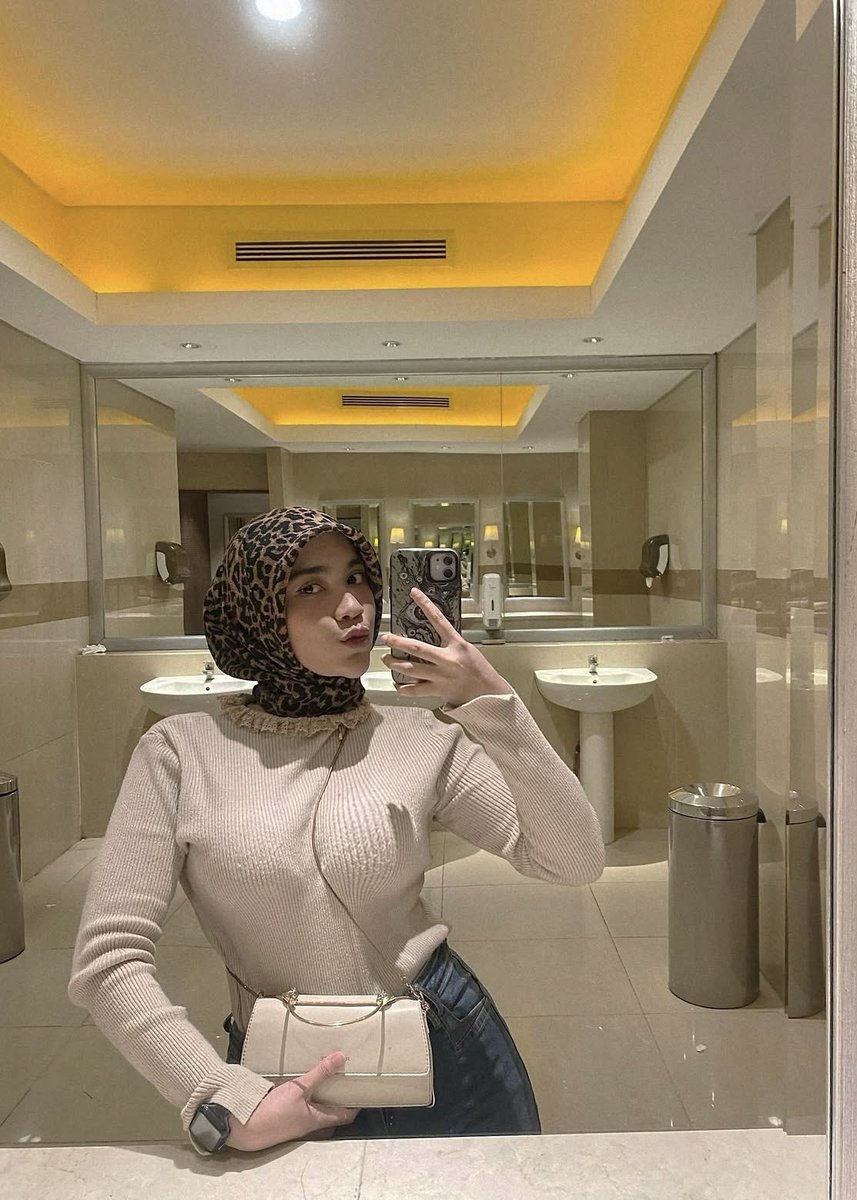 denaeterrelonge's tweet photo. Malam ini kita ready ya sayangg🥰

#bosurabaya
#availsurabaya
#includesurabaya https://t.co/cggphkjP9e