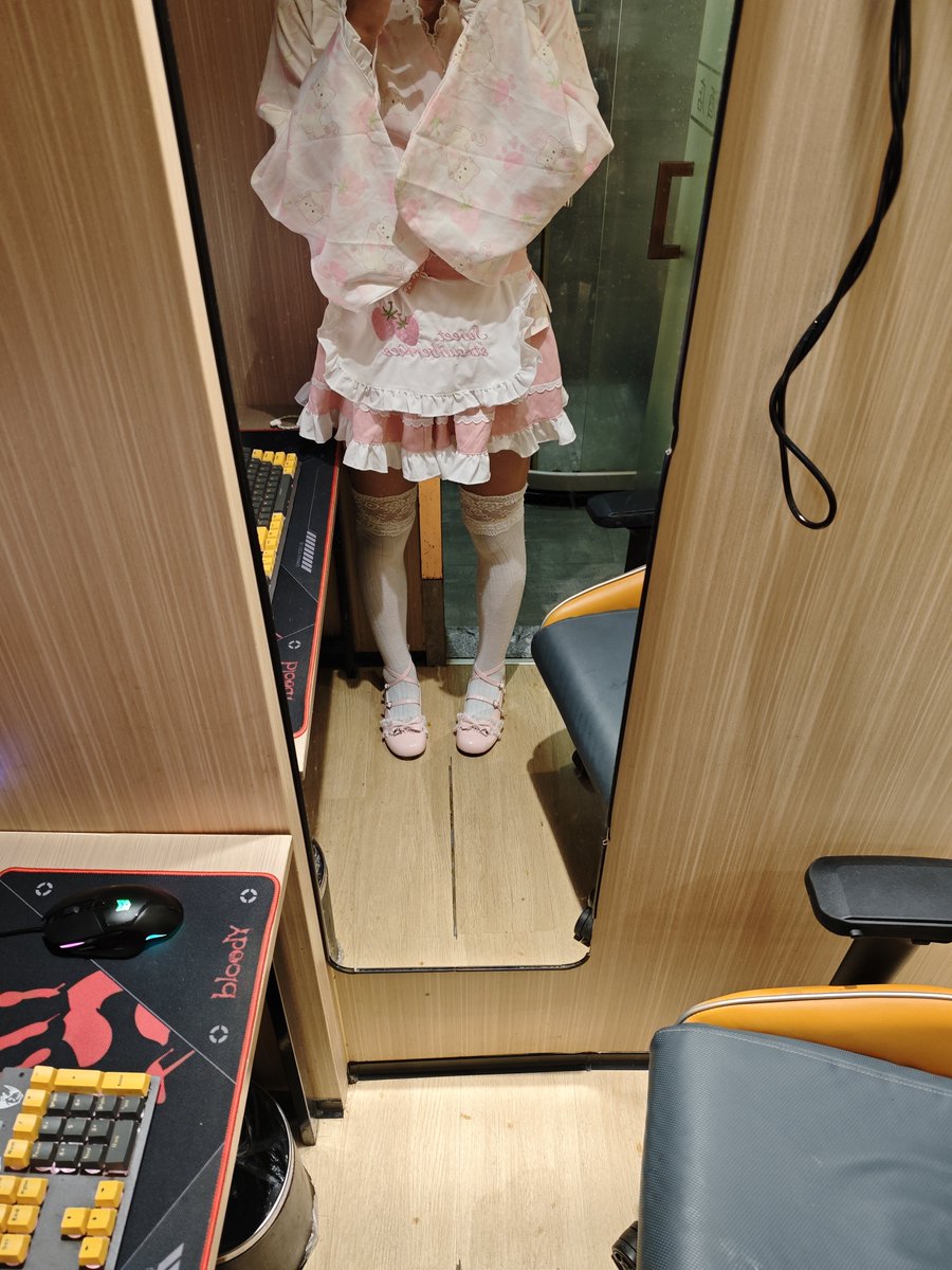 Helibko's tweet photo. 小伪娘 https://t.co/CytLS0Sqz3
