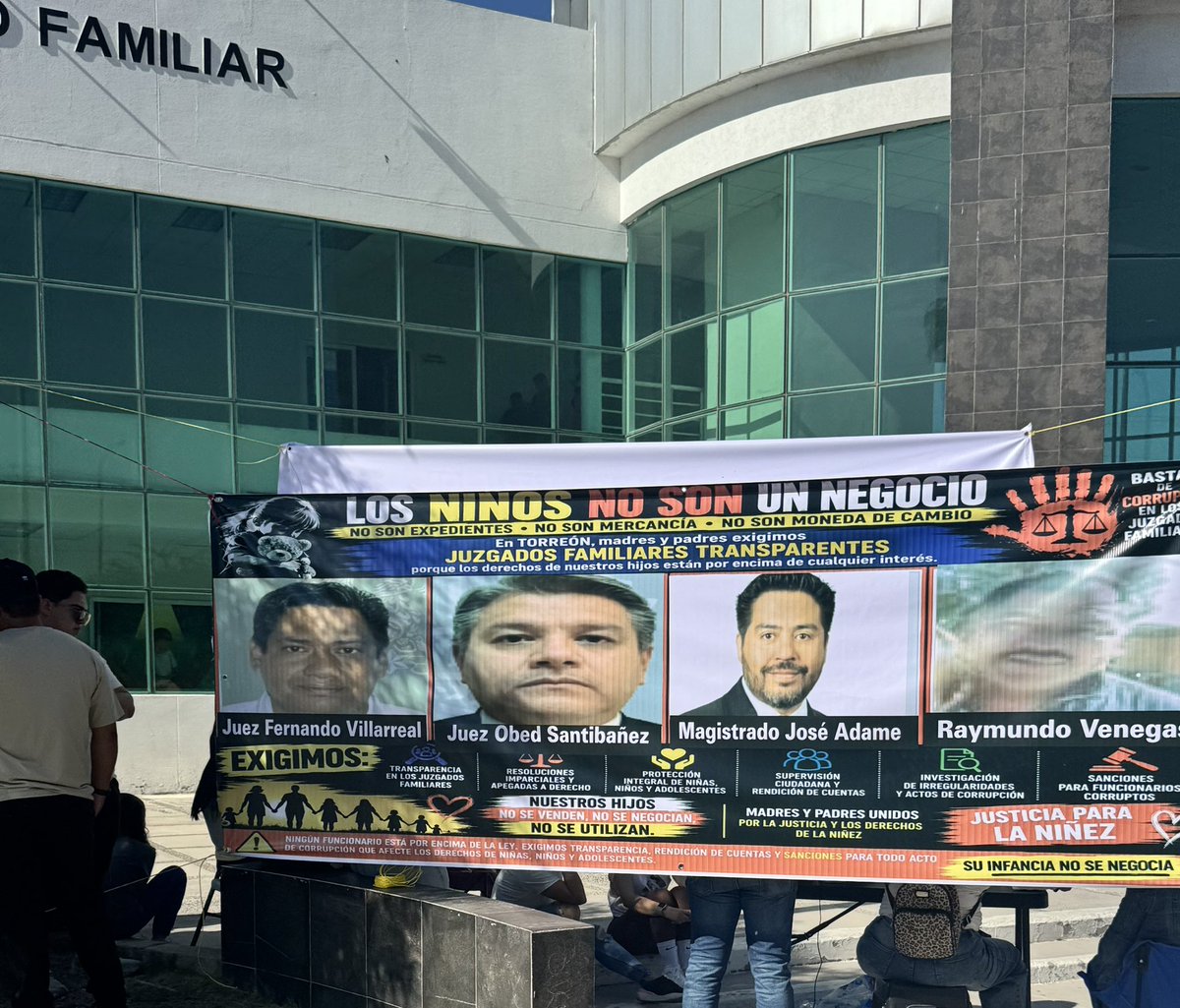 rescatemostorr's tweet photo. #Magistrado #FranciscoAdame sin carrera judicial cuate de #Mery Injusticia estilo #Coahuila https://t.co/yBVJSyQ8Uk