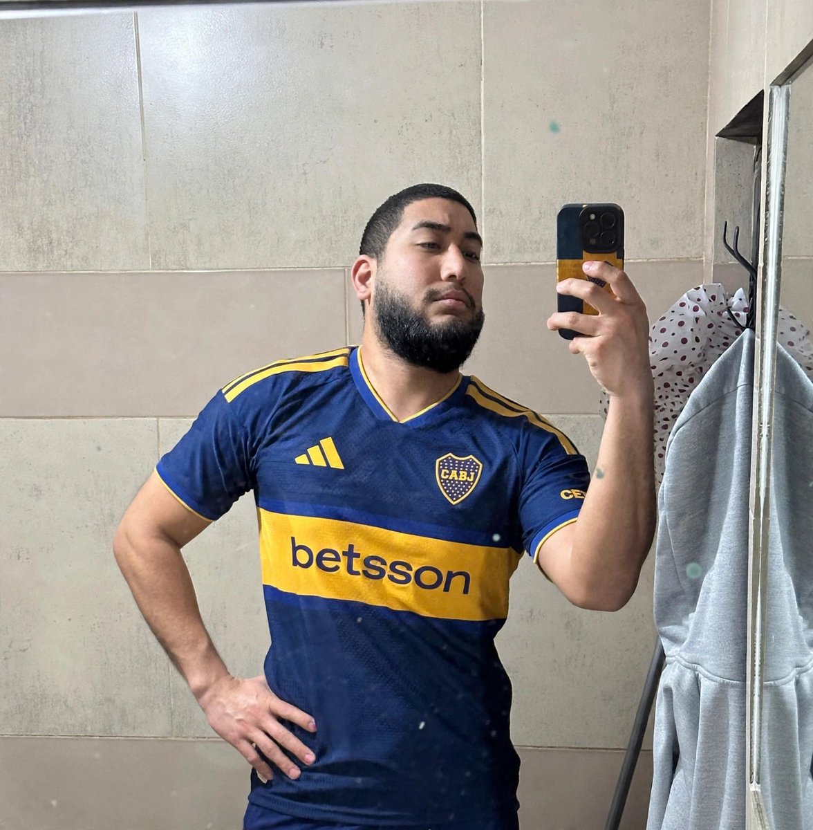 Rwonsito's tweet photo. Parece IA? 👀😂😂 https://t.co/FNySWb3pAL