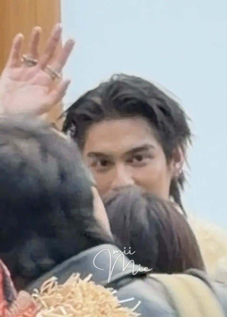 mie_luvBW's tweet photo. ヲタクというのは、こういうのだけでも楽しめるハッピーな人種ですね🙂 (絶対向こうからこっちのこと見えてない555555) https://t.co/nkooT9Ofvk