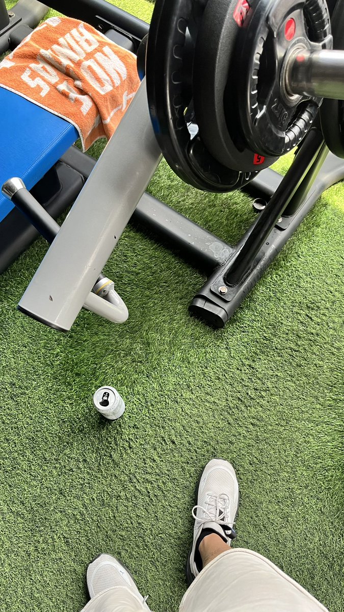 Lucasta_x's tweet photo. No lo comenté por acá pero volví al gym hace una semana 🤓 https://t.co/eSQ4Jofibg