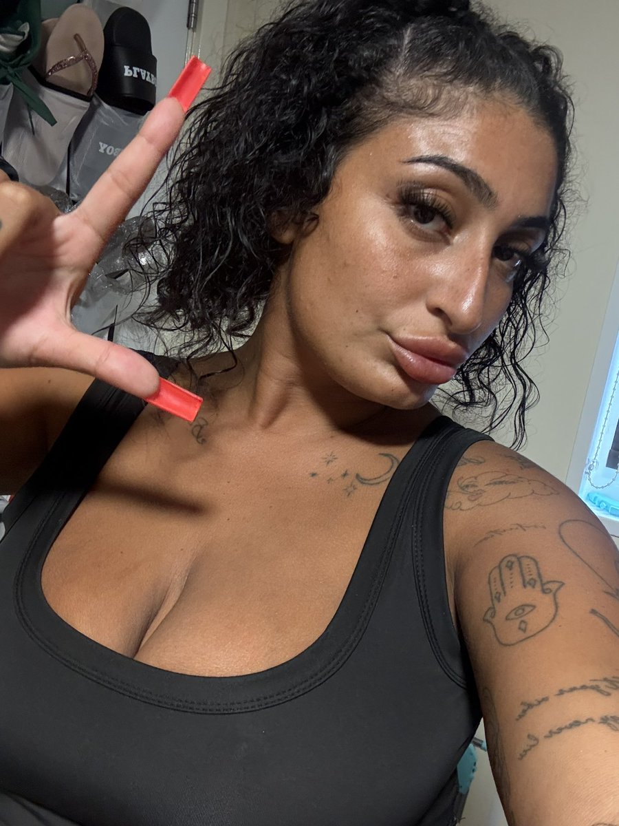 jadapaigeboo's tweet photo. when they actually want to submit they stalk, obsess, &amp; send >>>> https://t.co/1RKgyxF4IW