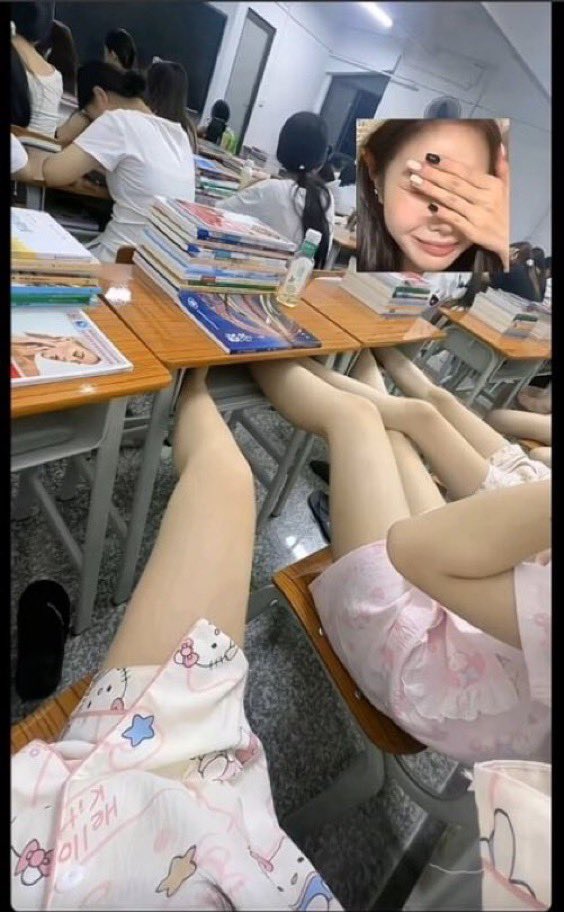 VerlaFahlsro's tweet photo. 继续发福，我真的不要🚪 

真的给🐻看 不信你试试   

我真的是女菩萨 https://t.co/LgPdMJUQZp