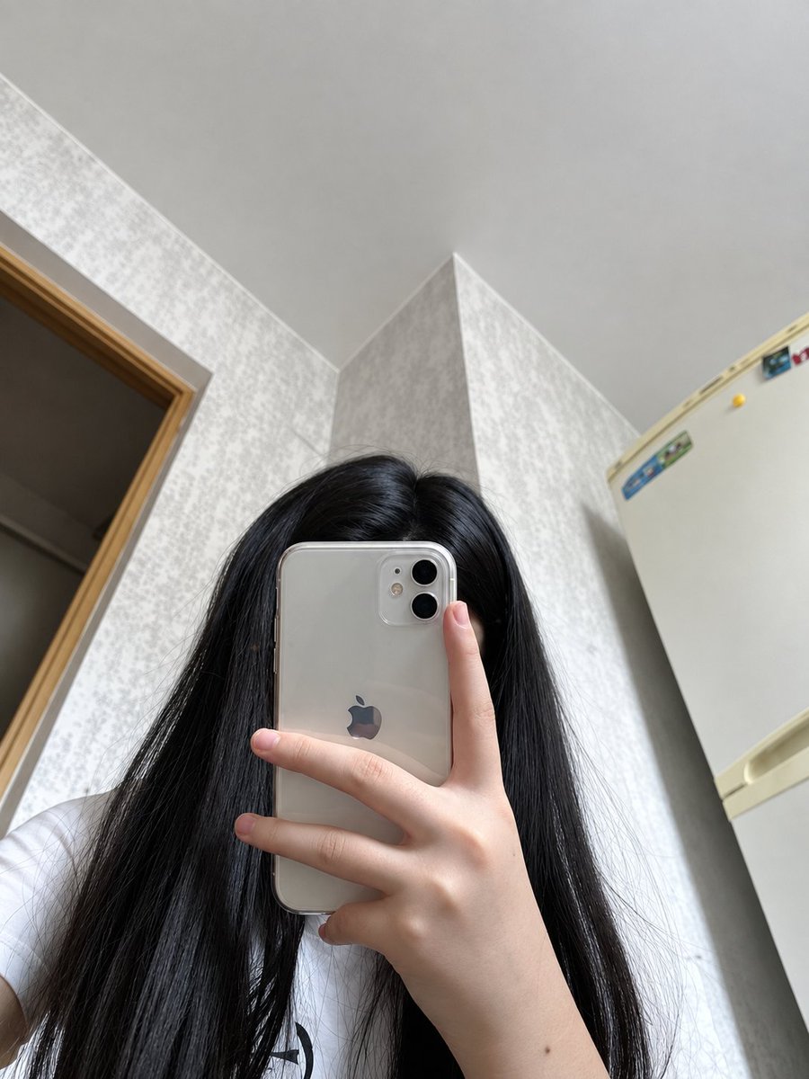 surengk_'s tweet photo. in this economy, kaget banget liat harga Ip 11 sekarang 😭‼️ https://t.co/4w7KDFAYti