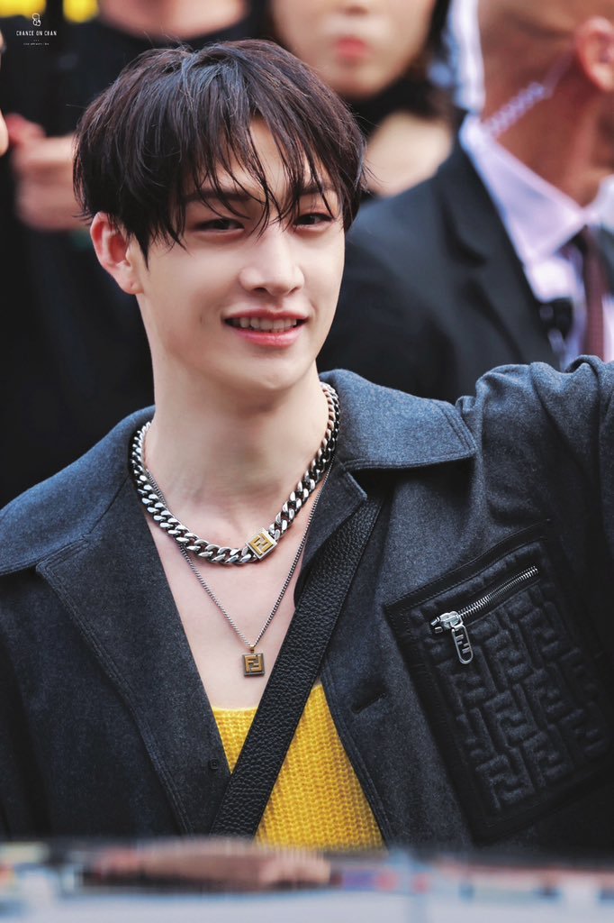 s_ol_tay's tweet photo. 흑발 앓이🫠 https://t.co/u0FLD38vlN