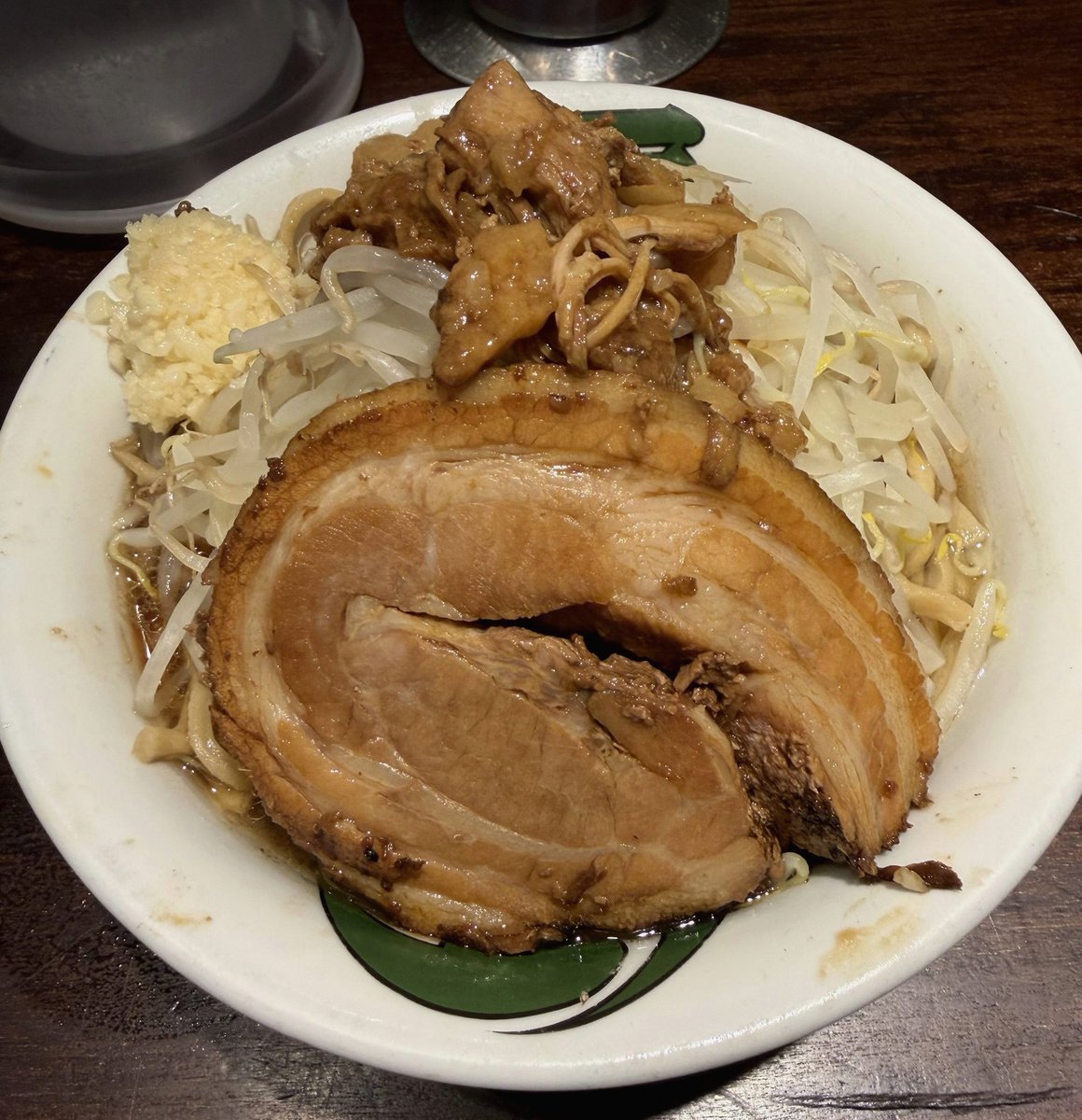 nefoo1's tweet photo. 節約したいし風邪だから自然とラーメン食べれてないんだけど、ラーメンたべたいなと毎秒思ってる。
普通に写真流れてきたら殺意沸く。ラーメンに。 https://t.co/9dAVoxhfUU