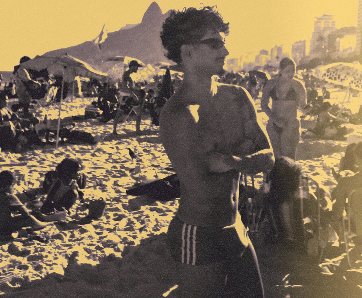 manchasollar's tweet photo. ㅤㅤㅤㅤㅤ
⠀ROBERTO DA' COSTA   ☀️
⠀brasileiro   riquinho  e  metido
⠀cheio   de   marra   ,   x-mutante
⠀rio   de   janeiro   ,   20y    e    vers 
⠀bissexual'   —   POUCOS LIMITES   🇧🇷
⠀⠀⠀⠀ https://t.co/cWc32Wlrzy