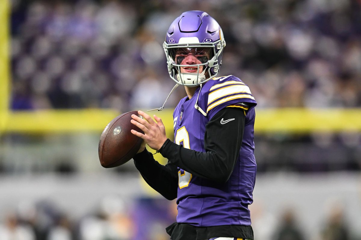 VikingsNewsSkol's tweet photo. Draft a guy 10th overall, give up on him after 10 starts. 

Trade him away for a useless 5th rounder while you have the worst ranked offense in the league.

Was JJ McCarthy good? No. But to give up on him in the circumstances they did show that the ownership, GM and HC don’t have the stomach to EVER find their guy.