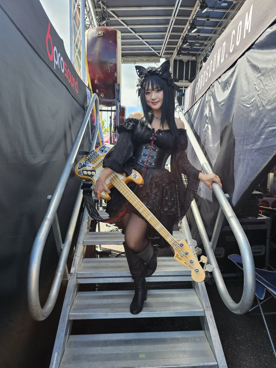 daybreakleika's tweet photo. I think I'll be dropping "Pillon" from my name, so it's just Leika or Daybreak Leika from now on! Initially  wanted to separate my different selves, but i feel it is unnecessary. 

Changed on IG today to daybreak.leika.bass !! 

I'll keep pillon on X until next week ♡ https://t.co/oMu8giOmhf