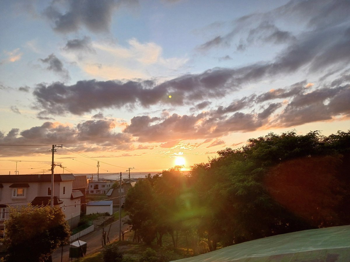 Cata_Alfonsin's tweet photo. 初雪が舞う夜は心をください
( ᐛ )とりあえずください https://t.co/HSz75D7HhE