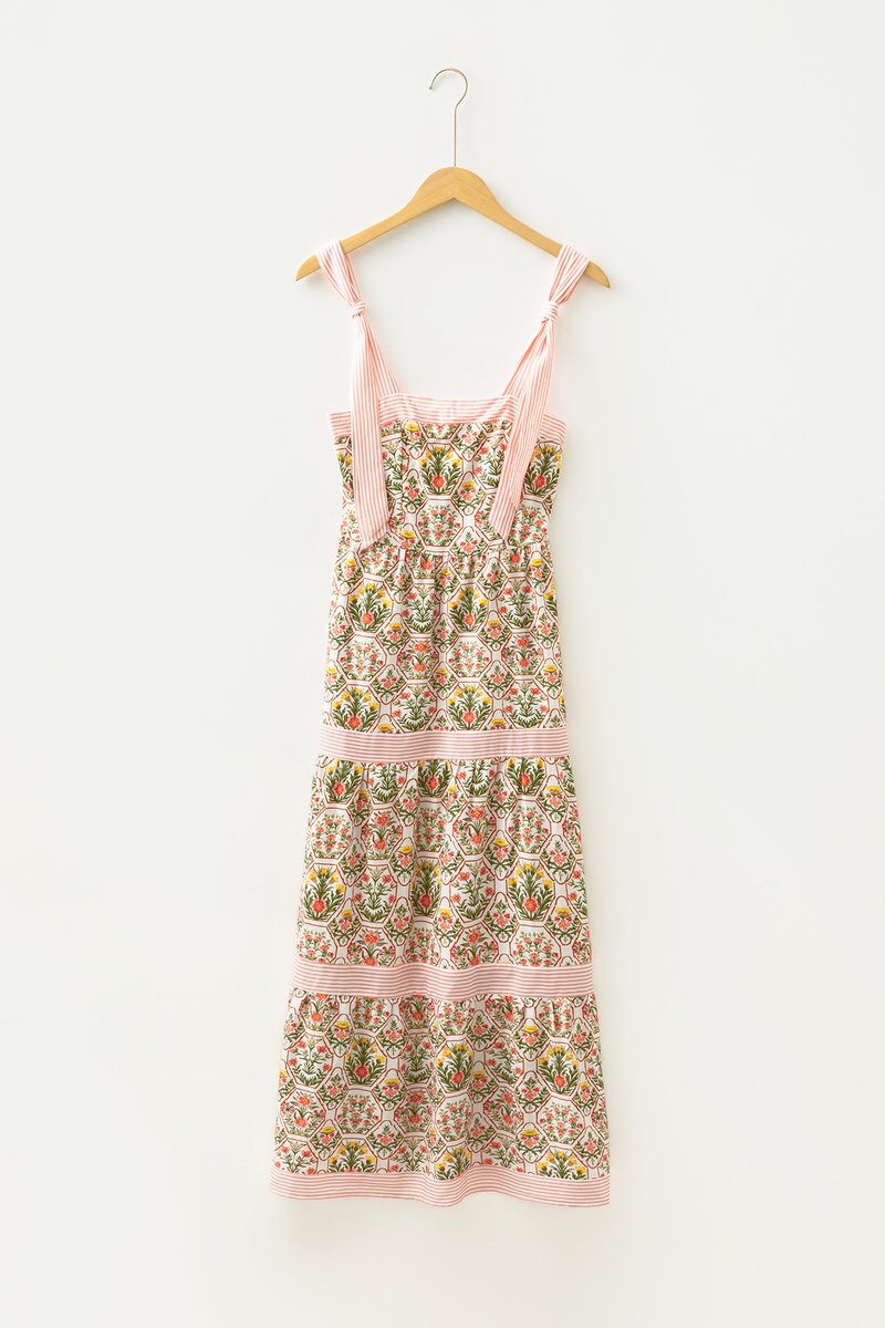 RickBivens2's tweet photo. Think pink, mix prints, and steal the show with patchwork stripes + geometric florals — bold, playful, and party-ready. Bring the fun with you! 💃👗 #Fashion #OOTD Tap the link in bio. https://t.co/gTqX2G0yfu
