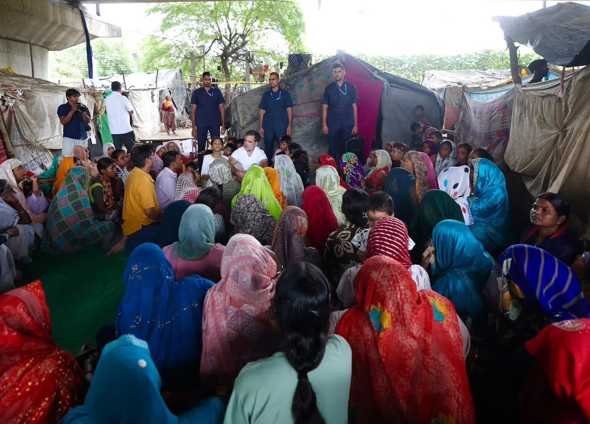 ppbajpai's tweet photo. हुकूमत के शहर में आवाज़ उठी है 
करवट ले रहा है वक़्त संभल जाओ… https://t.co/GGDKGcbEzU