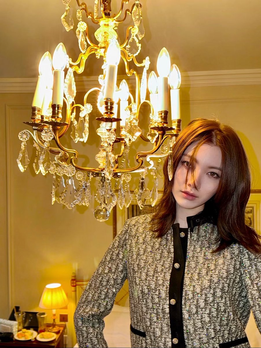 nongplaaaaa's tweet photo. คนสวยขามากกกก คุณ Orm Kornnaphat กับ Dior เอาอยู่ทุกลุคที่ปล่อยมาจริง ๆ ยอมแล้วค่ะ

จากพี่ฟ้าคั้บ : Achirakul
LINGORM FLY TO DIOR PFW #LingOrmDiorAirportLook  
#DiorSummer27 #OrmKornnaphat https://t.co/Ntw7eV4GAP