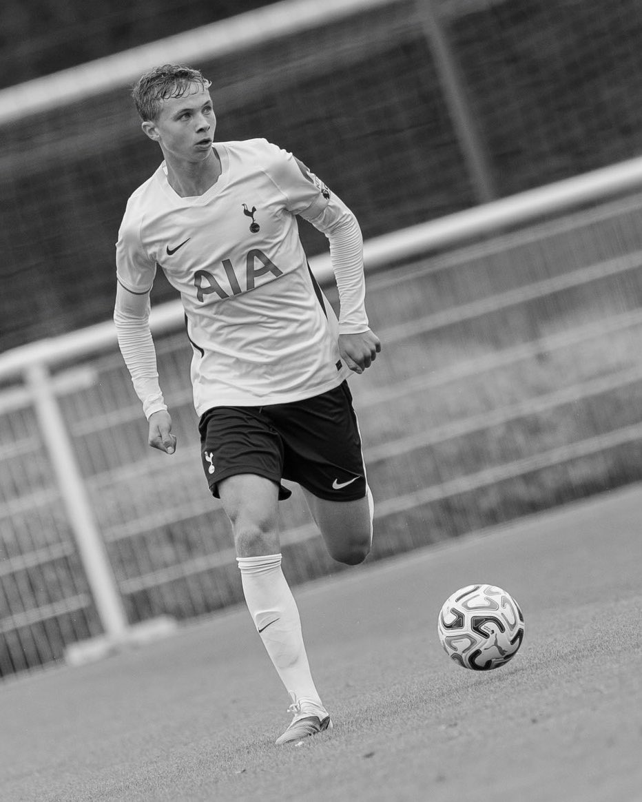 SoccerTwinks's tweet photo. Tyler Tingey 🏴󠁧󠁢󠁥󠁮󠁧󠁿
Tottenham Hotspur FC
2008.09.11 https://t.co/gmtEyMplrA