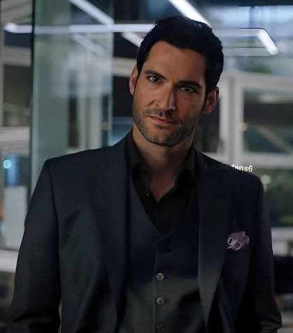 C_Kitten85's tweet photo. There is just one one person in my opinion! I mean almost anyone looks good in black, but he’s the one who makes it iconic!🖤 #TomEllis #Lucifer #ColinGlass #cia ❤️🔥🫠😈🖤🔥🥵😍❤️ https://t.co/lJTEiDhSM8