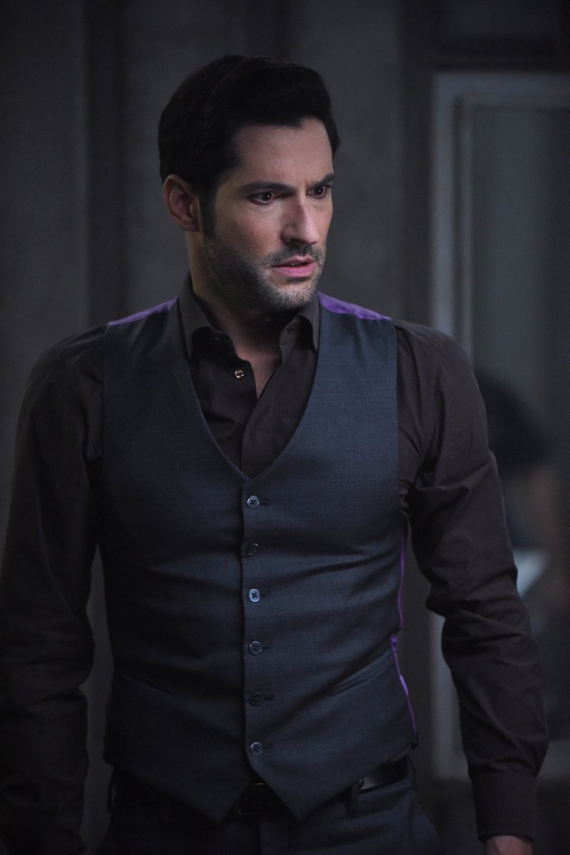 C_Kitten85's tweet photo. There is just one one person in my opinion! I mean almost anyone looks good in black, but he’s the one who makes it iconic!🖤 #TomEllis #Lucifer #ColinGlass #cia ❤️🔥🫠😈🖤🔥🥵😍❤️ https://t.co/lJTEiDhSM8