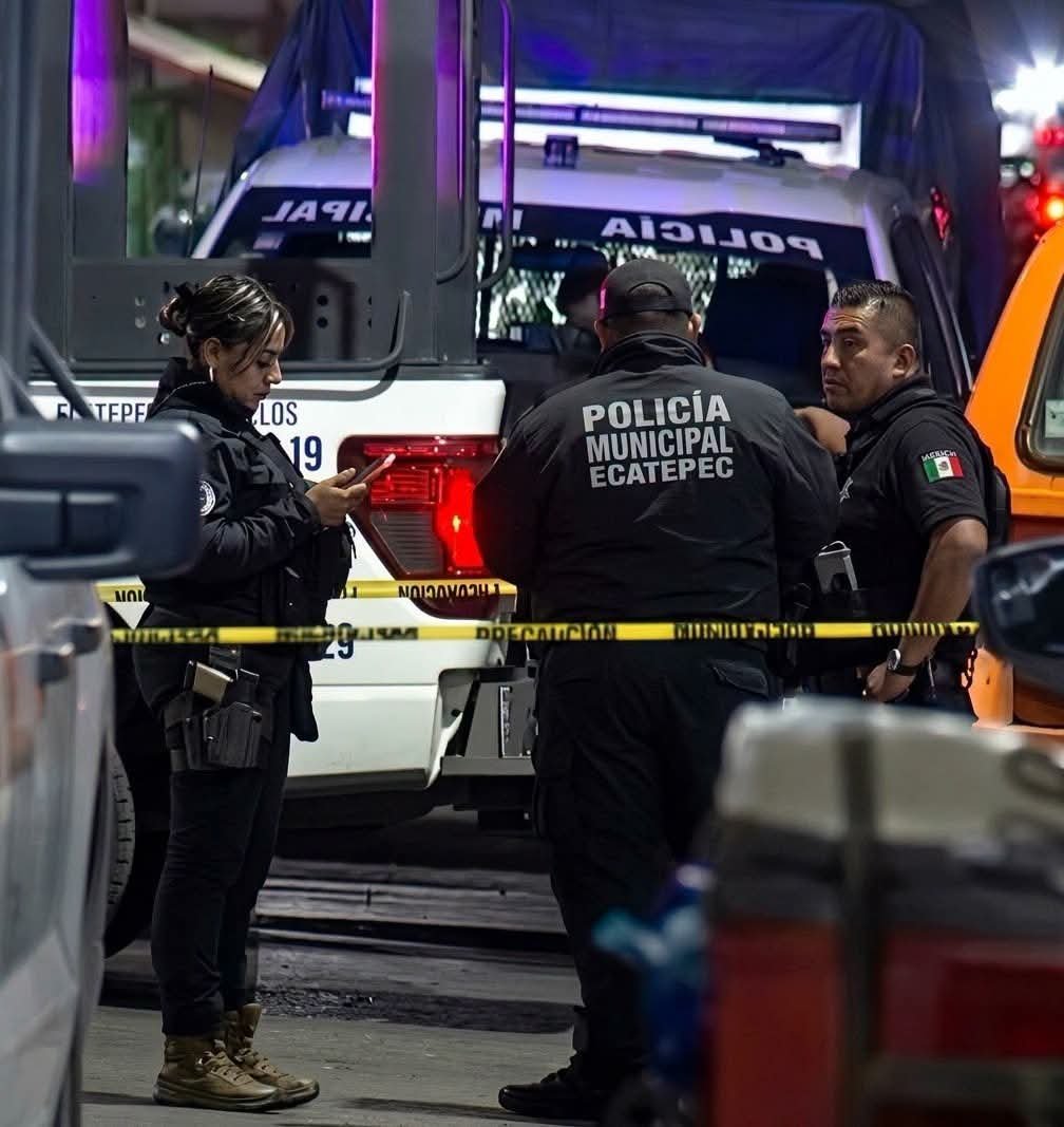 EdomexRed's tweet photo. #BALACERA Y #PERSECUCIÓN EN LA COLONIA #OLÍMPICA DEJA DOS MUERTOS EN #ECATEPEC
Leé aquí 👇👇👇 
https://t.co/uB0bOFpC5u https://t.co/cQ3KR7Biuq