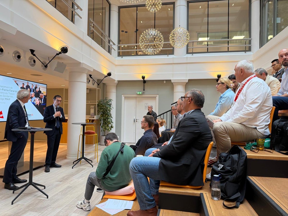 MCCG's tweet photo. Je me réjouis d’avoir assisté à la présentation par @JPFarandou du plan Impulsion IA 2027, et par @PascalDemurger et les organisations syndicales du groupe @MAIF du premier accord d’entreprise sur l’IA.

Près de 10 ans après les rapports de référence que j’avais pilotés comme présidente du Conseil d’Orientation pour l’Emploi, tout ce que nous avions recommandé est enfin lancé, avec en particulier:

✅la perspective d’une négociation interprofessionnelle, d’un dialogue au niveau des branches et des accords signés dans des entreprises pionnières.

✅l’intégration de l’IA dans nos certifications professionnelles, la formation des demandeurs d’emploi et l’apprentissage

✅l’accompagnement aux TPE et PME.

Dommage que depuis 10 ans, la politique de l’emploi n’ait pas été au rendez-vous sur l’anticipation de cette transformation majeure pour l’emploi, les compétences, les conditions de travail.

Bravo au ministre de s’en être emparé.