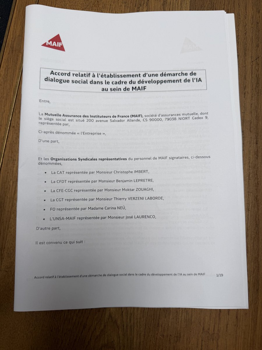 MCCG's tweet photo. Je me réjouis d’avoir assisté à la présentation par @JPFarandou du plan Impulsion IA 2027, et par @PascalDemurger et les organisations syndicales du groupe @MAIF du premier accord d’entreprise sur l’IA.

Près de 10 ans après les rapports de référence que j’avais pilotés comme présidente du Conseil d’Orientation pour l’Emploi, tout ce que nous avions recommandé est enfin lancé, avec en particulier:

✅la perspective d’une négociation interprofessionnelle, d’un dialogue au niveau des branches et des accords signés dans des entreprises pionnières.

✅l’intégration de l’IA dans nos certifications professionnelles, la formation des demandeurs d’emploi et l’apprentissage

✅l’accompagnement aux TPE et PME.

Dommage que depuis 10 ans, la politique de l’emploi n’ait pas été au rendez-vous sur l’anticipation de cette transformation majeure pour l’emploi, les compétences, les conditions de travail.

Bravo au ministre de s’en être emparé.