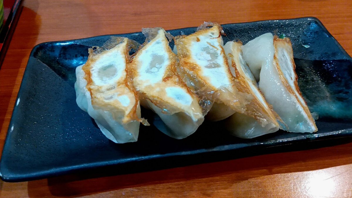 Zi1999's tweet photo. でも昨日の夜みんなと焼肉行って帰ってきたら食あたりなのか胃もたれなのか分からないけど1日中吐き気止まらなくて辛い、楽しかった後の代償えぐい https://t.co/uGU4wnA88F