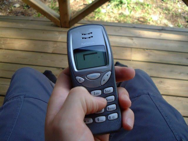SnakeGameNokia's tweet photo. @papertrenching @Pumpfun Hold my Nokia! https://t.co/EeHtrKkdB3