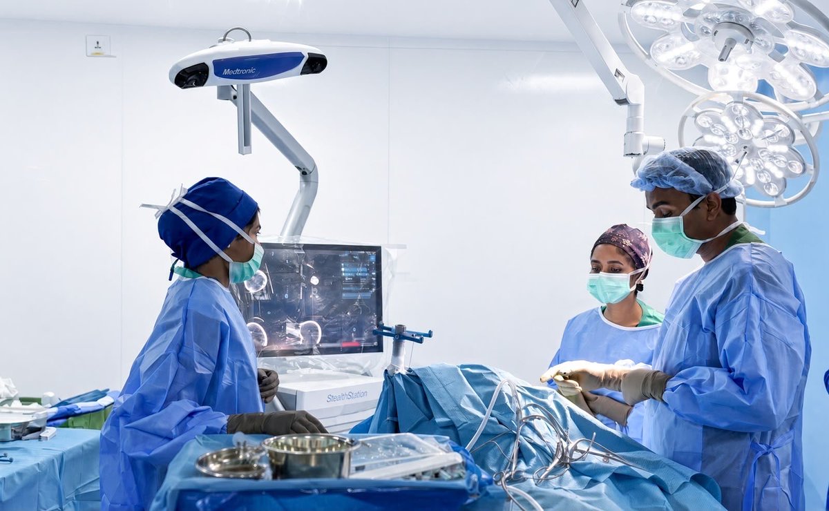 igmhmv's tweet photo. The Department of Neurosurgery at Dharumavantha Hospital has successfully performed the country’s first navigation-guided brain surgery using the Medtronic StealthStation™️ S8.

A major milestone in bringing advanced precision neurosurgery to the Maldives.

#DharumavanthaHospital #Neurosurgery #Innovation #BrainSurgery #Maldives
#MedtronicStealth