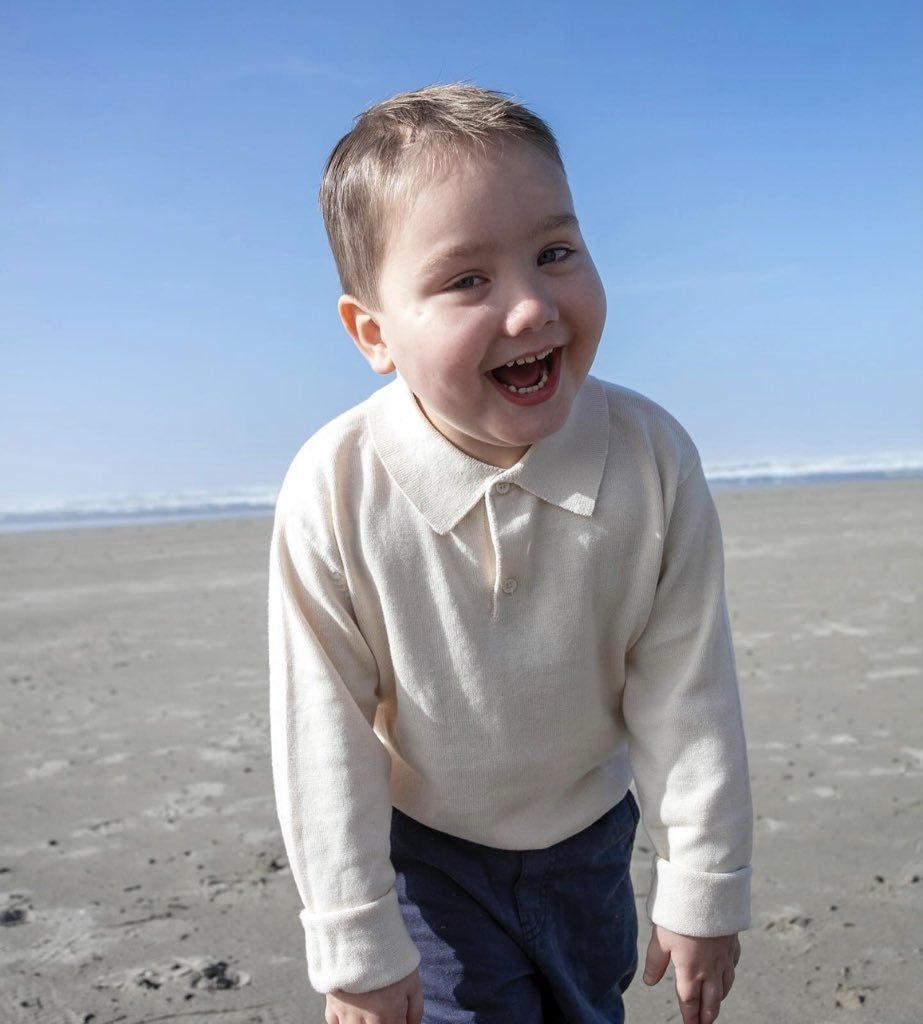 Visionaryvoid's tweet photo. With incredibly heavy hearts, we are devastated to share that our sweet, special Townes has laid down his sword. Townesy was a true superhero who had just turned 5 and was among our newest warriors fighting DIPG. For nearly two months, he faced this aggressive brain cancer with unmatched bravery, Hulk-like strength, and a level of hope and optimism that few could match. We wrap his family in love and light, and hold close Townes’s own comforting words: “You’re going to be okay.”

Townes was simply radiant. This kid shone brightly. His smile and laughter brought joy to everyone around him. He never let anything bring him down. 

Townes was funny, smart, and left a lasting impression on everyone he met. He jumped into every experience with his whole heart, living fully and fiercely every minute of every day. He loved deeply, was the best brother to his siblings, and was already smitten with his soon-to-be-born baby brother.
Townes was the best dinner companion, the best dresser, and the sweetest hugger. He loved cheeseburgers and lattes. A little guy full of style, sass, and humor. We hold his family close in our hearts as they celebrate Townes — his jokes, his dance moves, and the videos that captured his spirit — honoring the amazing warrior that Townes is, and always will be