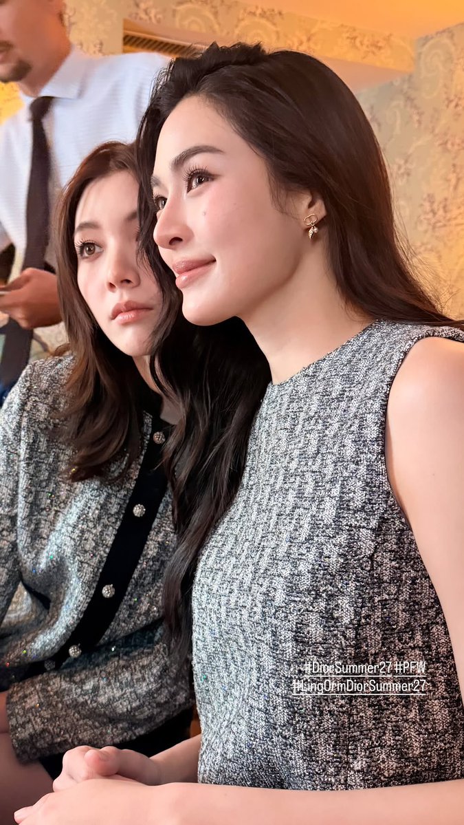Minebaejuu's tweet photo. Dior ก็เป็น Couple look ได้ว่ะ ทำทุกอย่างให้เป็นคู่มาก คนโสดเริ่มมีปัญหา มีตังซื้อ Dior แต่ไม่มีคนใส่คู่ด้วยทำไงอะ

LINGORM FLY TO DIOR PFW
#LingOrmDiorAirportLook https://t.co/J7P8daaKEd