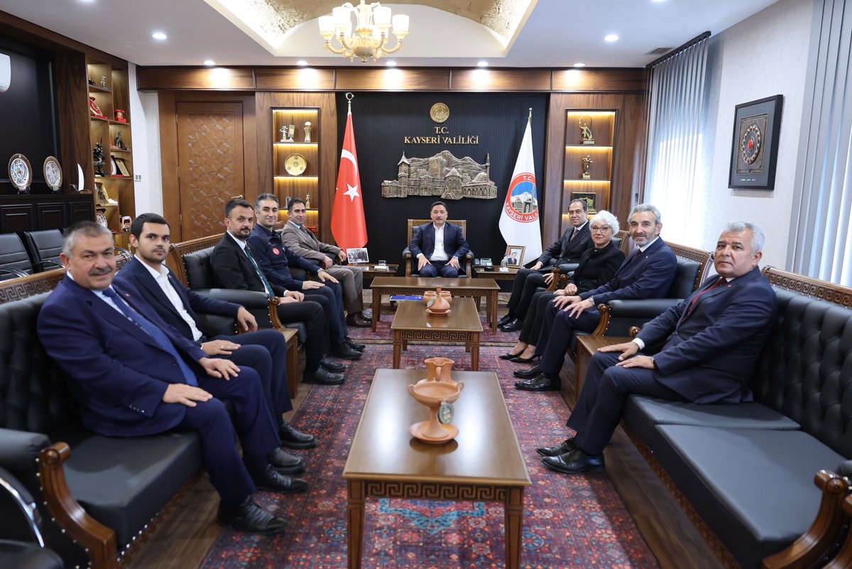 KentKonseyi38's tweet photo. Kayseri Kent Konseyi Başkanı ve beraberindeki Yürütme Kurulu Üyeleri, Kayseri Valimiz Sayın Gökmen ÇİÇEK’i makamında ziyaret etti.

https://t.co/J9vaVU4aFr https://t.co/QXWDX3yBb6
