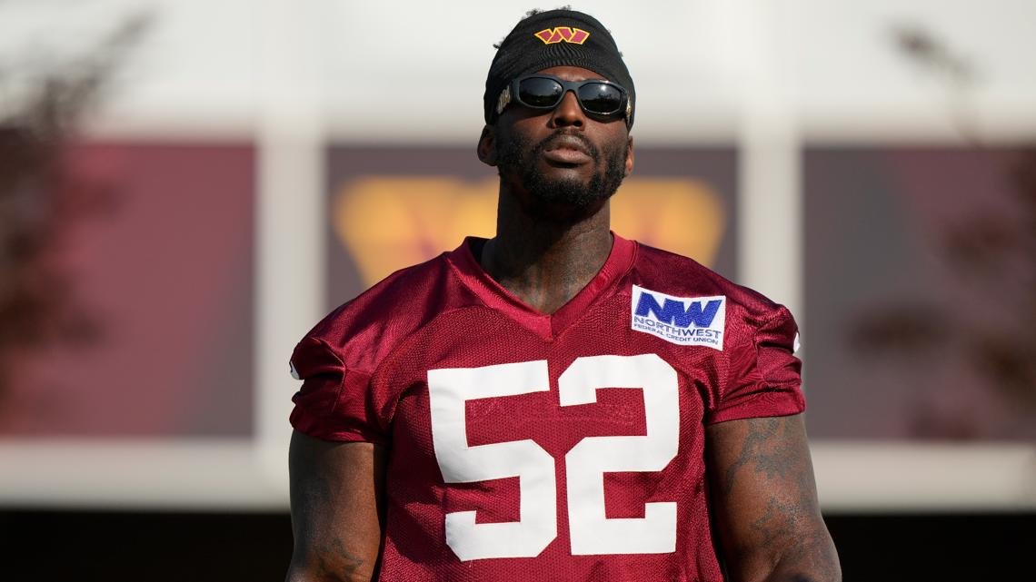 FullCommandShow's tweet photo. If I were to pick the #Commanders most underrated player through three games, it'd be Javon Kinlaw

He's often the one being double-teamed by opposing defenses, and although he only has six tackles, he has a sack and three run stuffs. The defense only allowed 3.8 YPC, and he's consistently been at the center of that

#RaiseHail