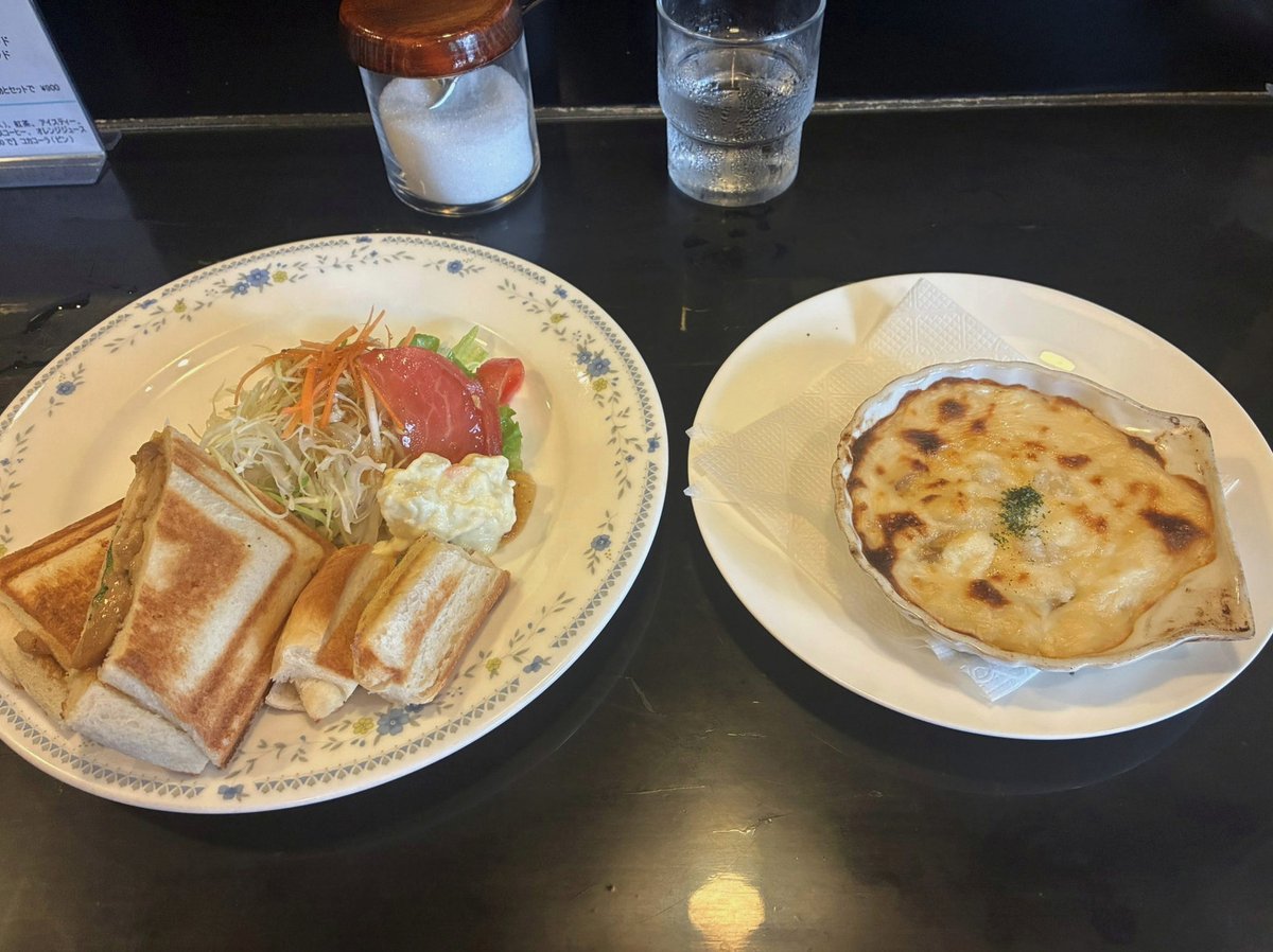 meeeeeapple's tweet photo. 明日休みにして1日作業するので、ごちゃ混ぜになってしまったDMの整理をします… https://t.co/Hp1df1Df3p