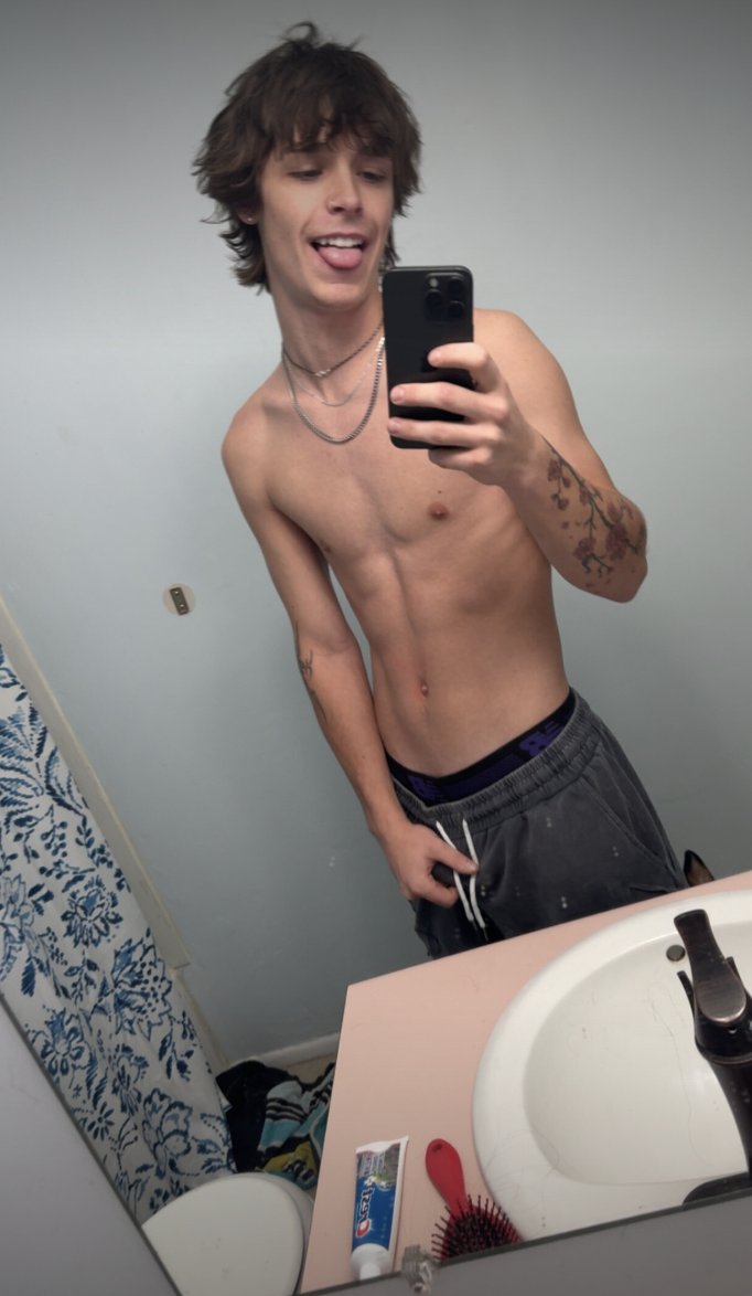 itsnotbraxton's tweet photo. Ngl i put something wild in the comments 😂😜 https://t.co/MJcHNzPnr3