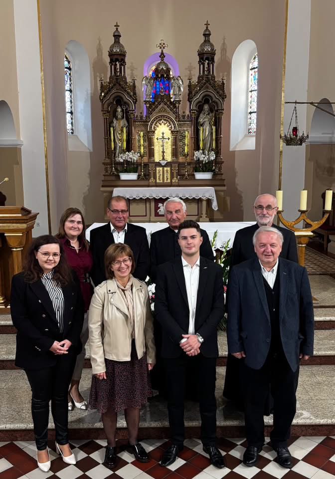 DIMKopole's tweet photo. 🎼 Wczoraj MSZĘ DYPLOMOWĄ zagrał Dawid Sklorz z klasy organów mgr. Józefa Chudalli. 🎹 Gratulujemy! 👏 https://t.co/gi8YkECsoq