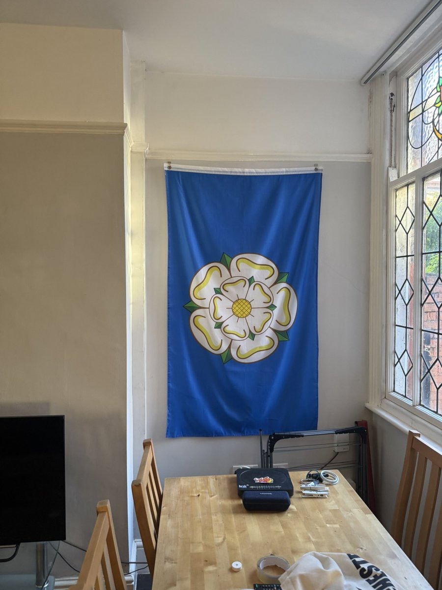 tomjc09's tweet photo. anti-yorkshire racism from my mancunian landlord is it? https://t.co/WElhwgyVe1