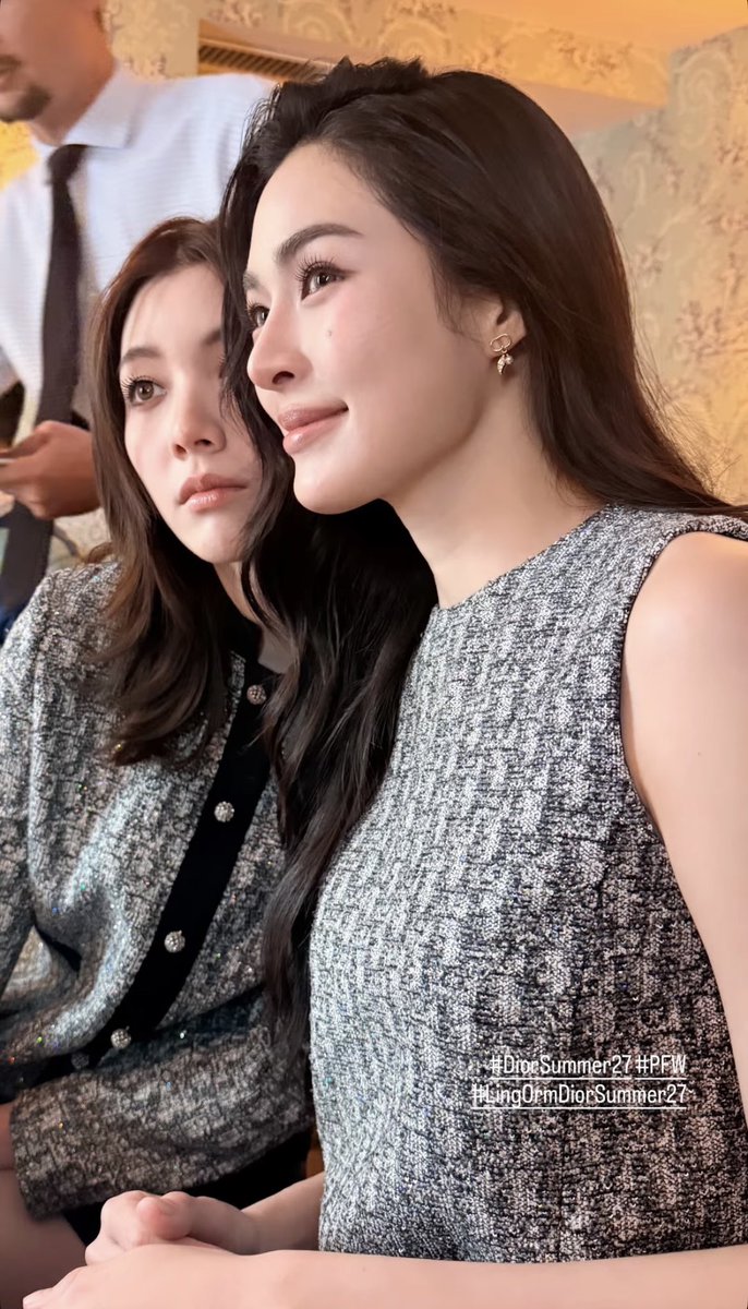 lonongnub_trend's tweet photo. ว๊ายยยย ชุดคู่จริง ๆ ทุกคน รอคอนเทนต์คู่นะคะ

From IG: bookypimploy 

LINGORM FLY TO DIOR PFW #LingOrmDiorAirportLook #LinglingKwong #OrmKornnaphat  #LingOrm #Dior #DiorSummer27 #PFW https://t.co/4q4B8pOIv7