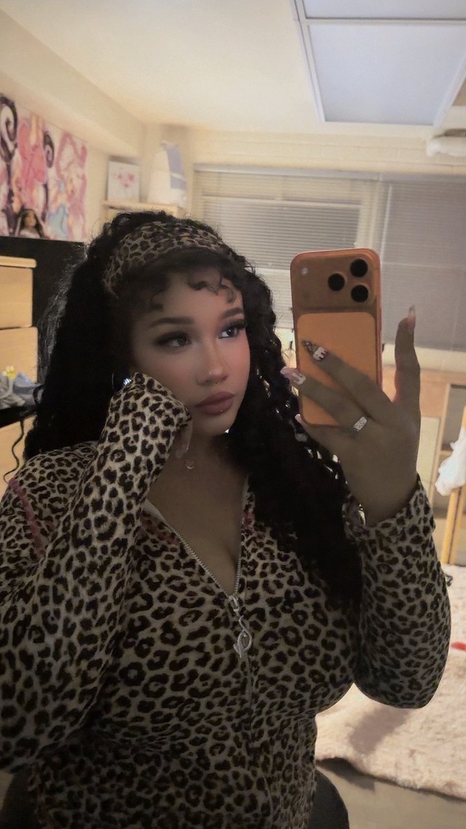 MODmodelss tweet picture