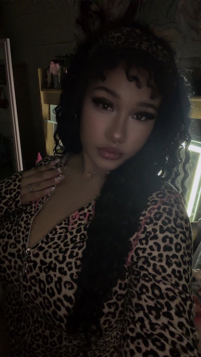 MODmodelss tweet picture