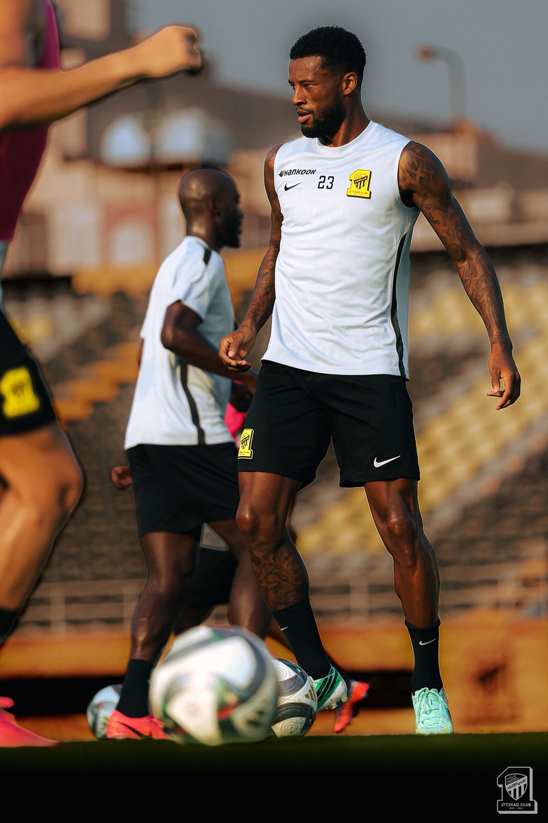 ittihad's tweet photo. 📸| نواصل تحضيراتنا عصر الاثنيـن.. 👏💛 https://t.co/OXpefuL2lk