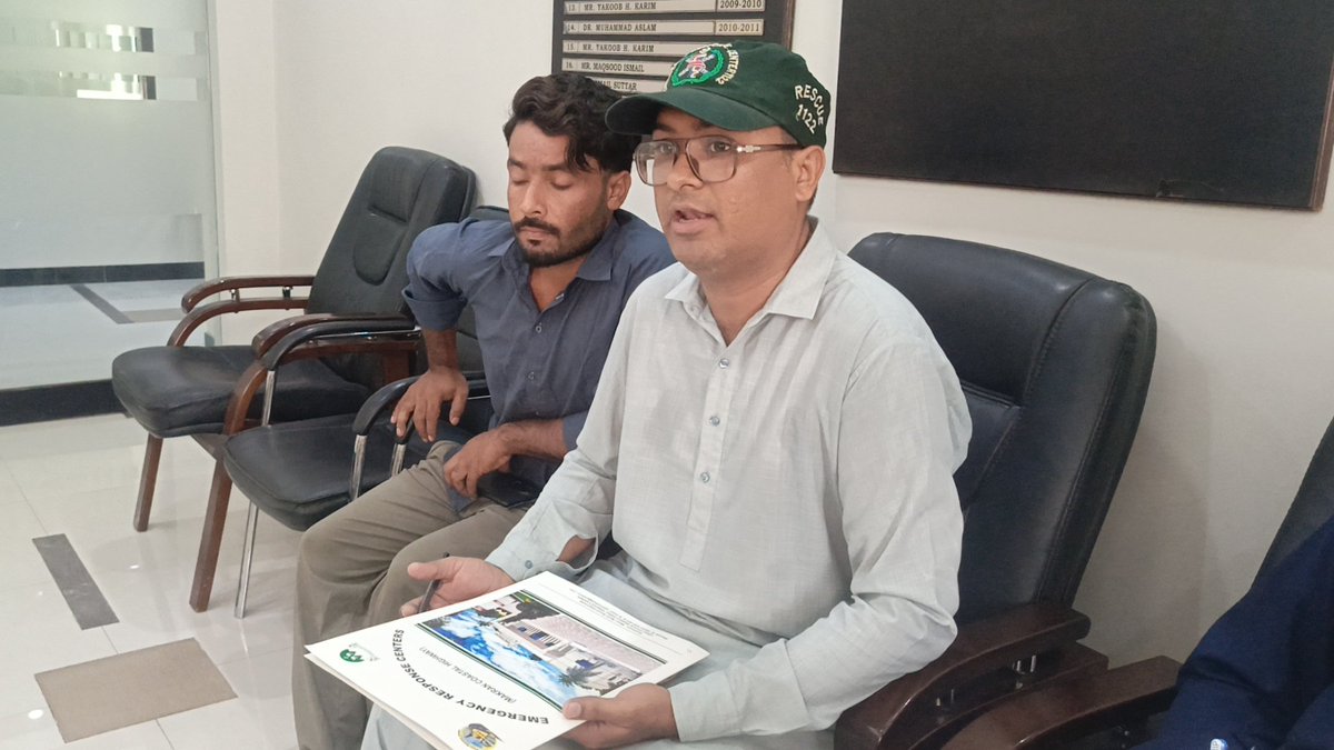 DGPRLasbela's tweet photo. *The services of Emergency Rescue Center 1122 are commendable in emergency situations and especially in the context of the current security situation
Commissioner Lasbela Division Saira Atta https://t.co/tLGl5Dod5X
