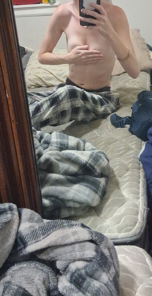 QueenMilfLilly's tweet photo. Im active hmu on tele rn https://t.co/BR9nUC8Lkl #buyingcontent #petitewhitegirl #real #legit #buyers #secretseller #sellingcontent #slut #bop #horny #nsfw #nsfwtwtً https://t.co/f5mcaXq5g9