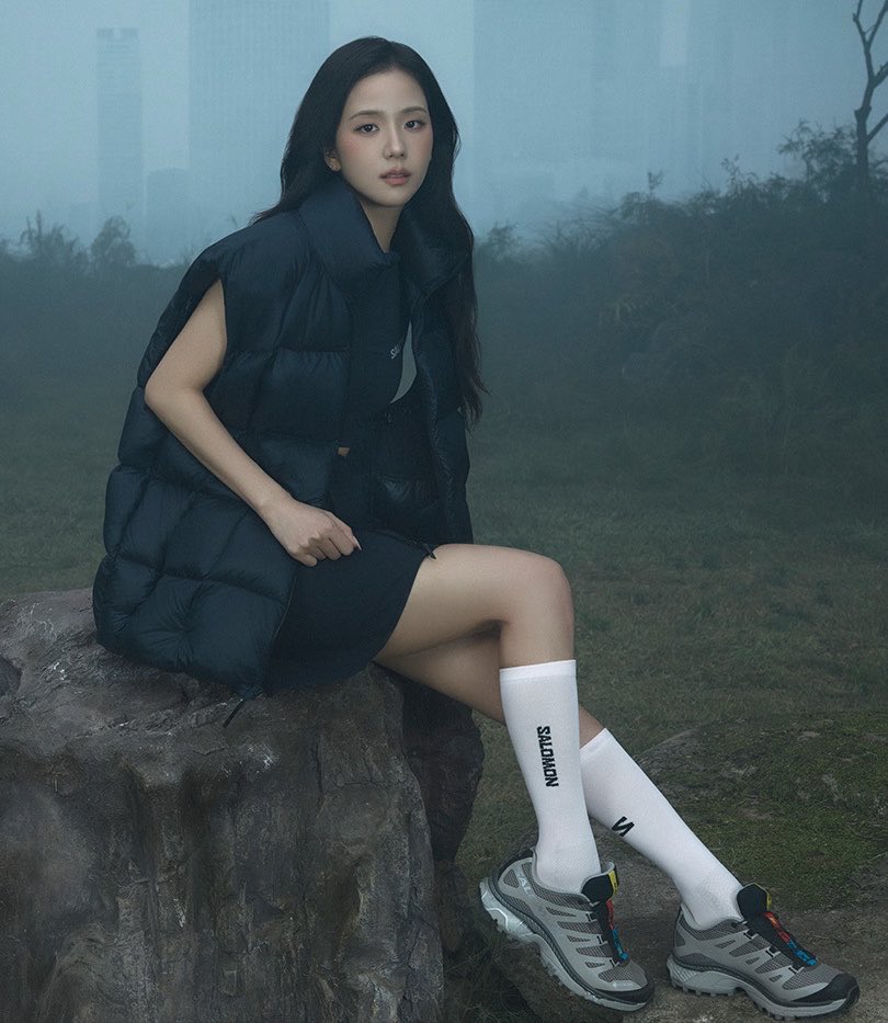 hiroppi_sp's tweet photo. JISOO FIRST GLOBAL CAMPAIGN WITH SALOMON https://t.co/QajkXI7sie