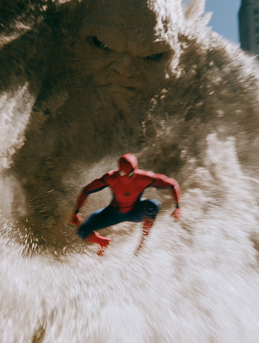 craftian_keskin's tweet photo. Spider-Man, just chilling. https://t.co/kyiZxIkNAv