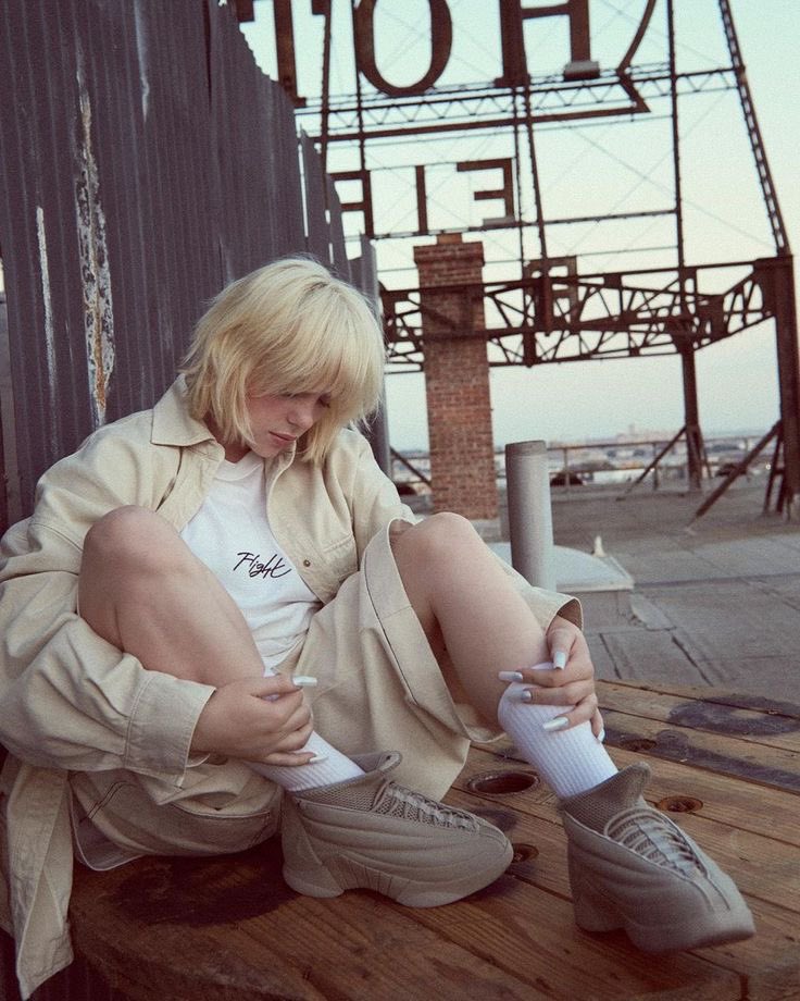 selestesl's tweet photo. Billie’s most underrated era: https://t.co/8sVsJ9DtsI