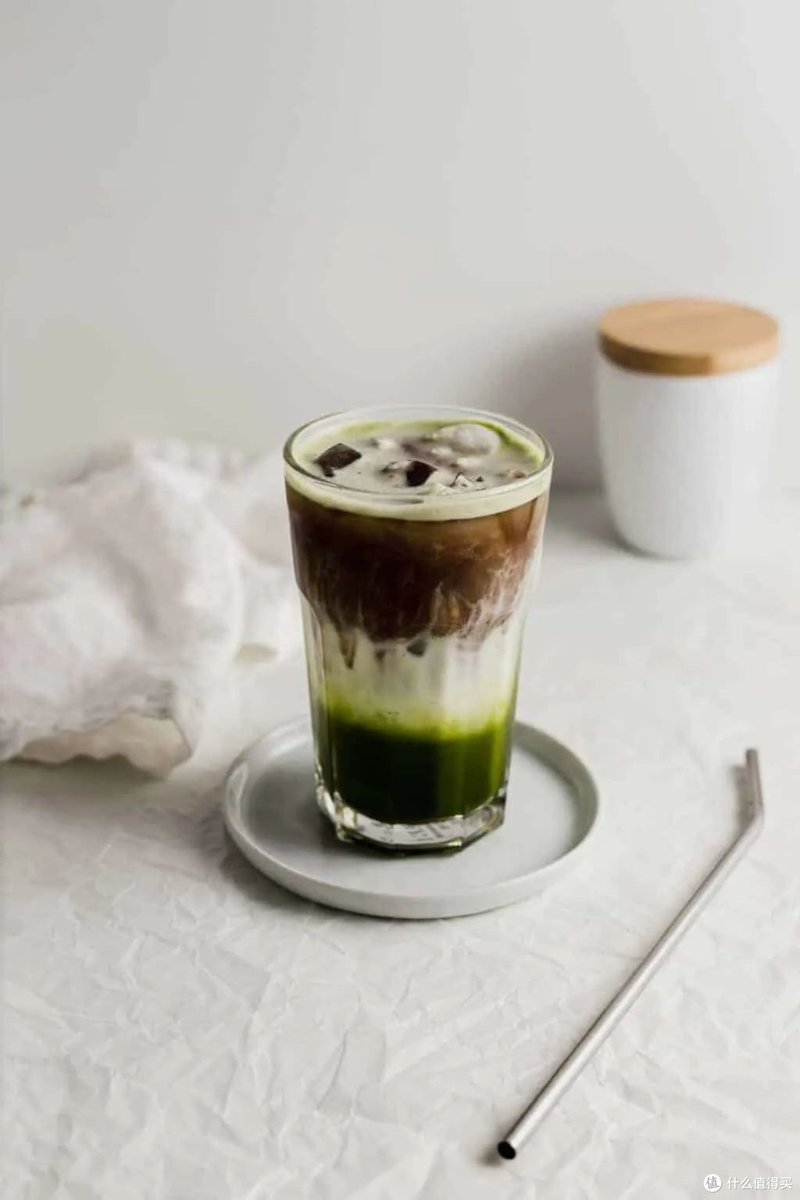 LeciaAdamcqgs's tweet photo. New summer vibes! Whip up iced matcha latte in 2 mins: mix matcha powder, hot water, ice and oat milk. Refreshing, creamy and perfect for hot afternoons!， https://t.co/jTPLiBRlFA