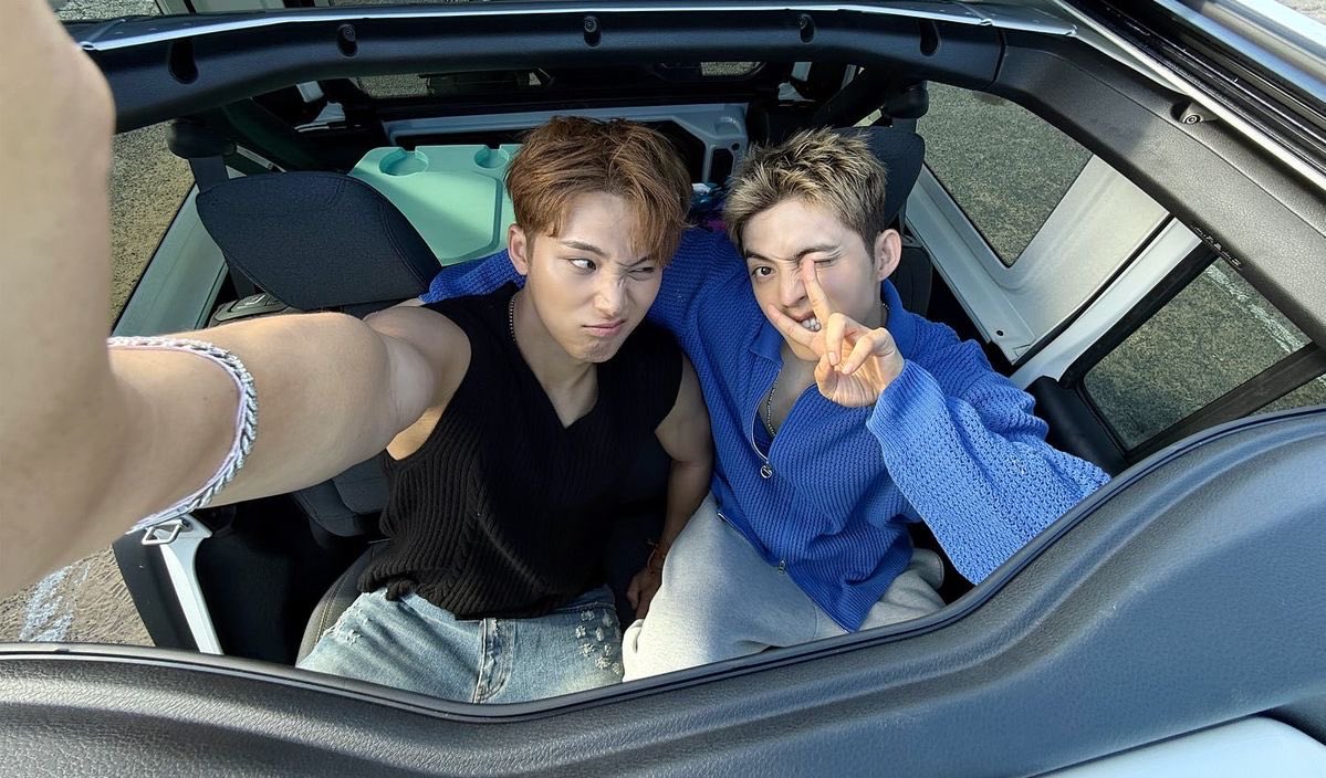 Cheoladdicted's tweet photo. one year since the best era ever ❤️ https://t.co/gxae3bLqXl
