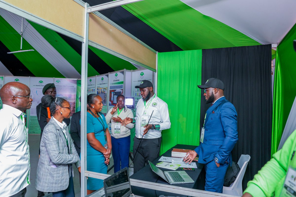 IEBCKenya's tweet photo. The Commission staff today conducted a voter education session for the Agricultural Society of Kenya (ASK) Nairobi International Trade Fair (NITF) Judges, who visited @IEBCKenya  exhibition stand to learn more about our mandate.
#2027GE #YourVoteYourVoice #17thNovemberByelection https://t.co/Dn6Toph330