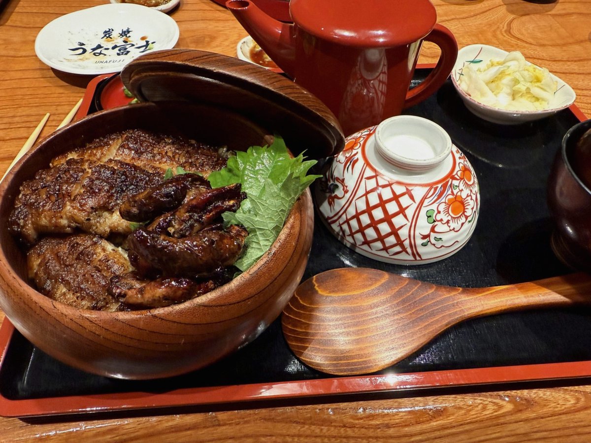 Azirazman's tweet photo. ミヨ鯖で通話しながら履修登録すればよかったかも。
一種の作業通話ってことで() https://t.co/70k8fXIIJu