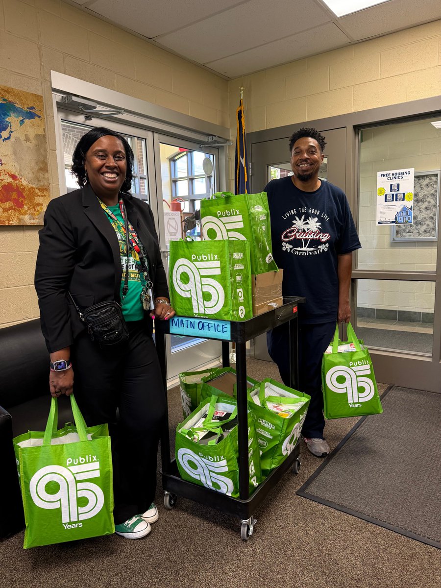 hopkinseagles's tweet photo. Grateful shoutout to Jerusalem Baptist Church for their generous donation to Hopkins Middle School! Your support helps our Eagles soar. 🦅💚💛 How has community support made a difference where you are? #ThankYou #EaglePride https://t.co/vRCsbIig6W